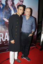 Akshay Kumar, Anupum Kher at Special Screening Of Ranchi Diaries on 13th Oct 2017 (3)_59e2242e7f93a.JPG