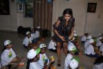 Pooja Hegde Celebrate Her Birthday With Smile Foundation Kids on 13th Oct 2017 (52)_59e1c6f0e0d02.JPG