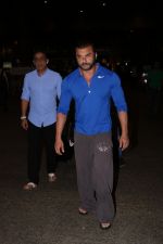 Sohail Khan Spotted At Airport on 13th Oct 2017 (3)_59e1c38cd2278.JPG
