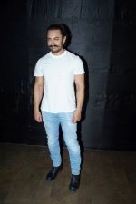 Aamir Khan at the Special Screening Of Film Secret Superstar on 16th Oct 2017 (123)_59e58ac28fe60.JPG