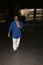 Arshad Warsi Spotted At Airport on 18th Oct 2017 (15)_59e821539c4c4.JPG