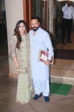 Bunty Walia at Sanjay Dutt_s Diwali party on 20th Oct 2017 (70)_59ec94cee83c2.jpg