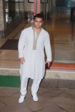 Sachiin Joshi at Sanjay Dutt_s Diwali party on 20th Oct 2017 (2)_59ec95eadee91.jpg