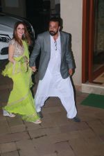 Suzanne Khan at Sanjay Dutt_s Diwali party on 20th Oct 2017 (59)_59ec96b4b5342.jpg