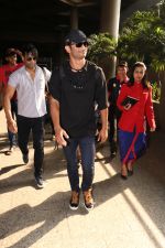 Sushant Singh Rajput Spotted at Airport on 23rd Oct 2017 (13)_59edfb885bf3b.JPG