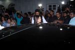 Abhishek Bachchan, Aishwarya Bachchan at prayer meeting of Ram Mukherjee on 25th Oct 2017 (124)_59f2cd0f6f1b9.JPG
