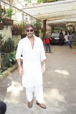 Ajay Devgan watching Golmaal Again with his family at Sunny Super Sound on 26th Oct 2017 (14)_59f2e055e9e87.JPG