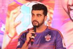 Arjun Kapoor at the Unveiling of The New Face Of Fc Pune City on 26th Oct 2017  (20)_59f2e06c0fe24.JPG