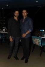 Zulfi Syed and Sudhanshu Pandey at the Launch Of Priyank Sukhija_s Restaurant Jalwa on 26th Oct 2017(5)_59f2ddd2e68e4.jpg