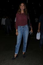 Esha Gupta Spotted At Airport on 27th Oct 2017 (20)_59f434970e25e.JPG