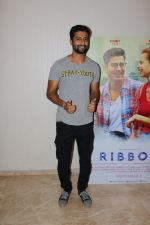 Vicky Kaushal At Special Screening Of Film Ribbon on 29th Oct 2017 (8)_59f6c82be6ae2.JPG