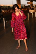 Adah Sharma Spotted At Airport on 1st Nov 2017 (8)_59fac903aa35d.JPG
