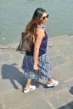 Gauri Khan Way To Alibaug 1st Nov on 2nd Nov 2017 (2)_59faf189d924f.jpg