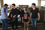 Sajid Nadiadwala with Family Spotted At Airport on 31st Oct 2017 (3)_59fabbc360916.JPG