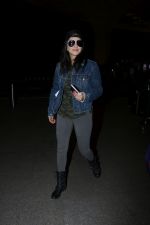 Sunny Leone Spotted At Airport on 1st Nov 2017 (36)_59fad1fa58ebf.JPG