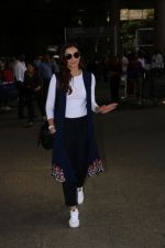 Gauhar Khan Spotted At Airport on 4th Nov 2017 (13)_59fd9738a3810.JPG