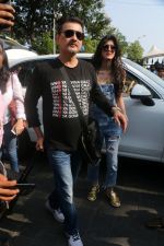 Sanjay Kapoor At Gateway Of India As They Return From Shahrukh Khan_s Birthday Party At Alibag on 2nd Nov 2017 (42)_59fd8317075f0.JPG