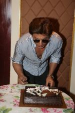 Shah Rukh Khan_s 52nd Birthday Bash on 2nd Nov 2017 (32)_59fd874d565d7.JPG
