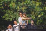 Shah Rukh Khan_s 52nd Birthday Celebration With Fans on 2nd Nov 2017 (281)_59fd80dcbdad4.JPG