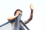 Shah Rukh Khan_s 52nd Birthday Celebration With Fans on 2nd Nov 2017 (343)_59fd8104bcb1a.JPG