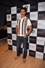 Kunal Kapoor at the Launch Of Fitness Centres Reset on 5th Nov 2017 (21)_5a0146bb97af4.jpg