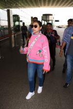 Rani Mukerji Spotted At Airport on 13th Nov 2017 (16)_5a09773a6285a.JPG