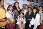 Kanika Kapoor at Bhamla Foundation Host Children_s Day Celebration With Physically Disabled Kids on 14th Nov 2017 (20)_5a0bbe7504568.JPG