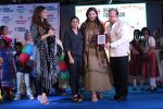 Raveena Tandon, Kanika Kapoor at Bhamla Foundation Host Children_s Day Celebration With Physically Disabled Kids on 14th Nov 2017 (20)_5a0bbe7a38e5f.JPG