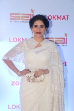 Sonali Kulkarni at the Red Carpet Of 2nd Edition Of Lokmat  Maharashtra_s Most Stylish Awards on 14th Nov 2017 (154)_5a0be35c93f67.jpg