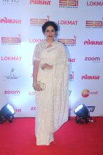 Sonali Kulkarni at the Red Carpet Of 2nd Edition Of Lokmat  Maharashtra_s Most Stylish Awards on 14th Nov 2017 (155)_5a0be35d3473a.jpg