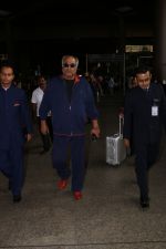 Boney Kapoor Spotted At Airport on 15th Nov 2017 (3)_5a0d025528e19.JPG