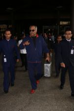 Boney Kapoor Spotted At Airport on 15th Nov 2017 (6)_5a0d025952527.JPG