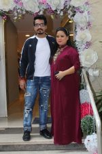 Harsh Limbachiyaa & Bharti Singh Visit Neeta Lulla Store For Wedding Preparations on 15th Nov 2017 (12)_5a0d027c10c97.JPG