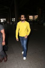Riteish Deshmukh Spotted At Airport on 15th Nov 2017 (5)_5a0d02b24ce6c.JPG