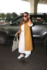 Neha Dhupia Spotted At Airport on 17th Nov 2017 (4)_5a0fd2056e990.JPG