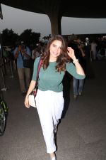 Shama Sikander Spotted At Airport on 17th Nov 2017 (13)_5a0fd2520d54a.JPG