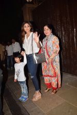 Shilpa Shetty at Aaradhya Bachchan_s birthday party at Pratiksha on 19th Nov 2017 (36)_5a1304ef04deb.jpg