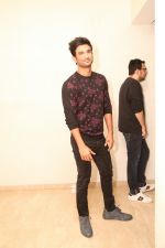 Sushant Singh Rajput at a party for Ed Sheeran hosted by Farah Khan at her house on 19th Nov 2017 (56)_5a130d15d7852.jpg