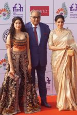 Sridevi, Boney Kapoor, Janhvi Kapoor at IFFI 2017 Opening Ceremony on 20th Nov 2017 (50)_5a15289749cfb.JPG