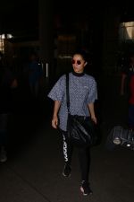  Shraddha Kapoor Spotted At Airport on 22nd Nov 2017 (10)_5a164aa1525a5.JPG
