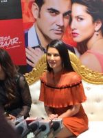  Sunny Leone makes a grand appearance at the K-Lounge store in Borivali on 28th Nov 2017 (1)_5a1e2666b4b22.jpg