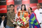  Sunny Leone makes a grand appearance at the K-Lounge store in Borivali on 28th Nov 2017 (13)_5a1e266d08d07.jpg