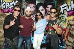 Pulkit Samrat, Richa Chadda, Manjot Singh, Varun Sharma at Fukrey Returns Cast Visit Andheri Metro Station on 30th Nov 2017 (11)_5a21600590e69.JPG