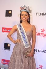 Manushi Chillar at the Red Carpet Of Filmfare Glamour & Style Awards on 1st Dec 2017 (103)_5a22487a3a59e.JPG