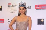 Manushi Chillar at the Red Carpet Of Filmfare Glamour & Style Awards on 1st Dec 2017 (95)_5a2248763e841.JPG