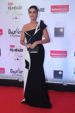 Neha Dhupia at the Red Carpet Of Filmfare Glamour & Style Awards on 1st Dec 2017 (29)_5a2249344baec.JPG