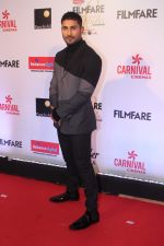 Prateik Babbar at the Red Carpet Of Filmfare Glamour & Style Awards on 1st Dec 2017 (308)_5a224995c642e.JPG