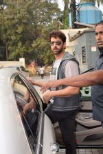 Hrithik Roshan spotted with sons at pvr juhu on 3rd Dec 2017 (10)_5a24efaecc3b9.JPG