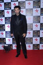 at the Red Carpet of Star Screen Awards in Mumbai on 3rd Dec 2017 (148)_5a24cde0c8378.JPG