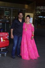 Bharti Singh and Harsh Limbachiyaa spotted in Mumbai After Marriage on 6th Dec 2017 (57)_5a281d9ee1c42.JPG